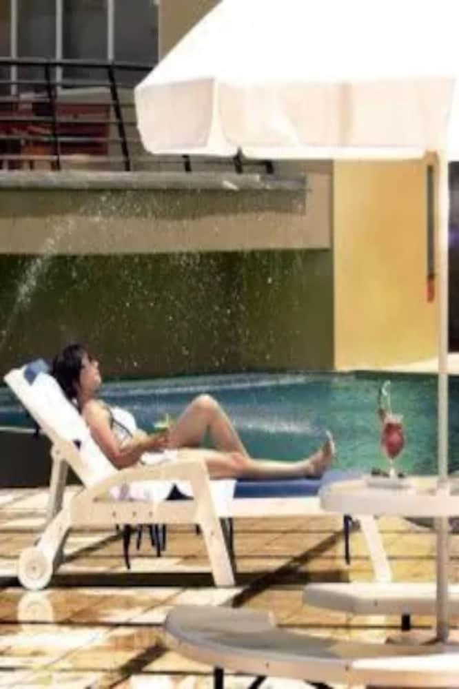 Marbella Suites Bandung Cimenyan Eksteriør bilde