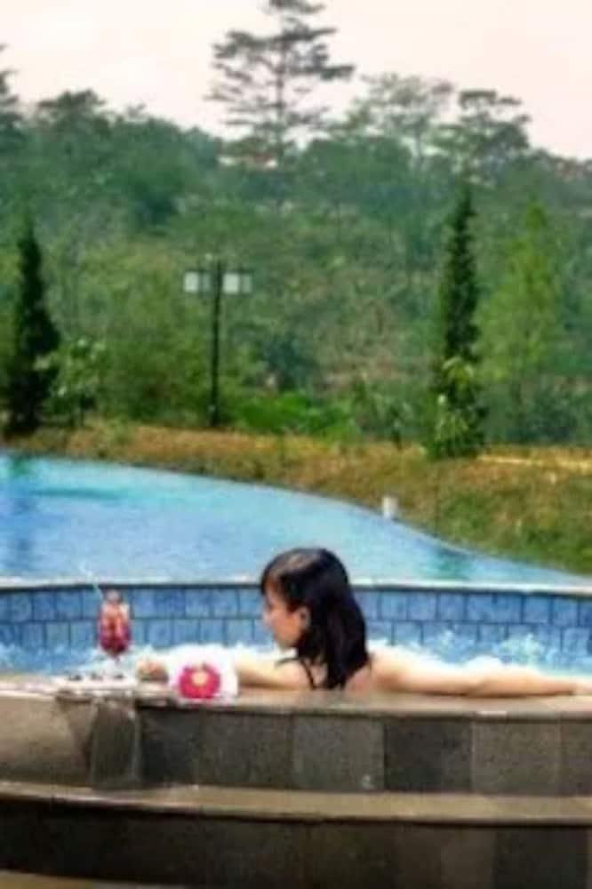 Marbella Suites Bandung Cimenyan Eksteriør bilde